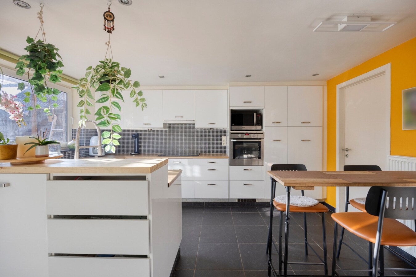 Charmante instapklare woning met 3 slaapkamers en ruime tuin 