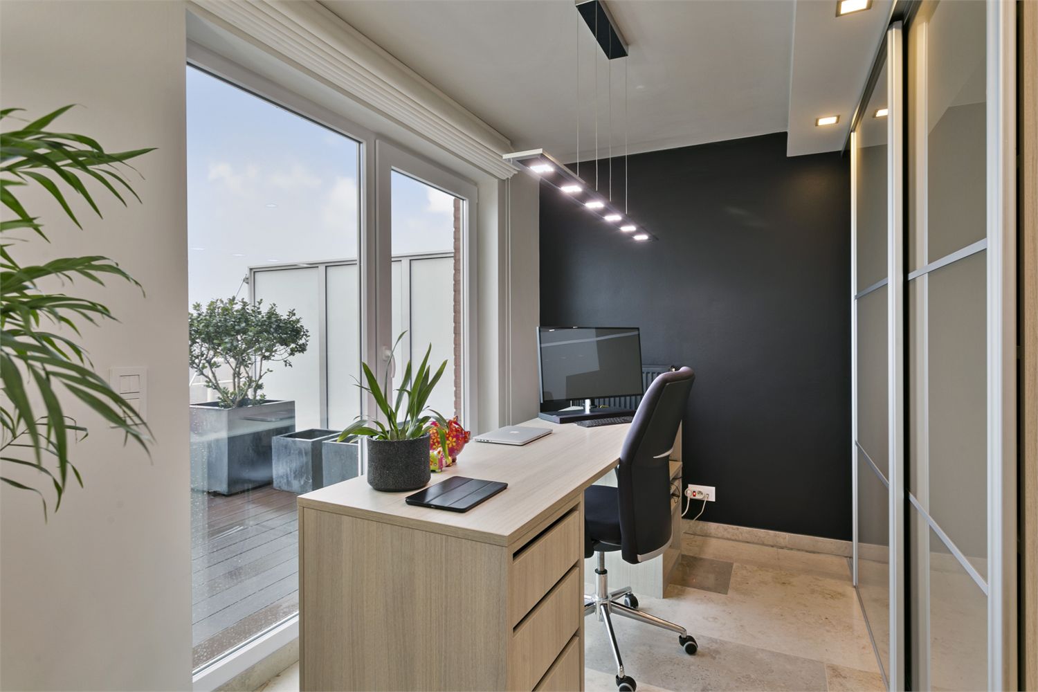 Dakappartement te koop. 