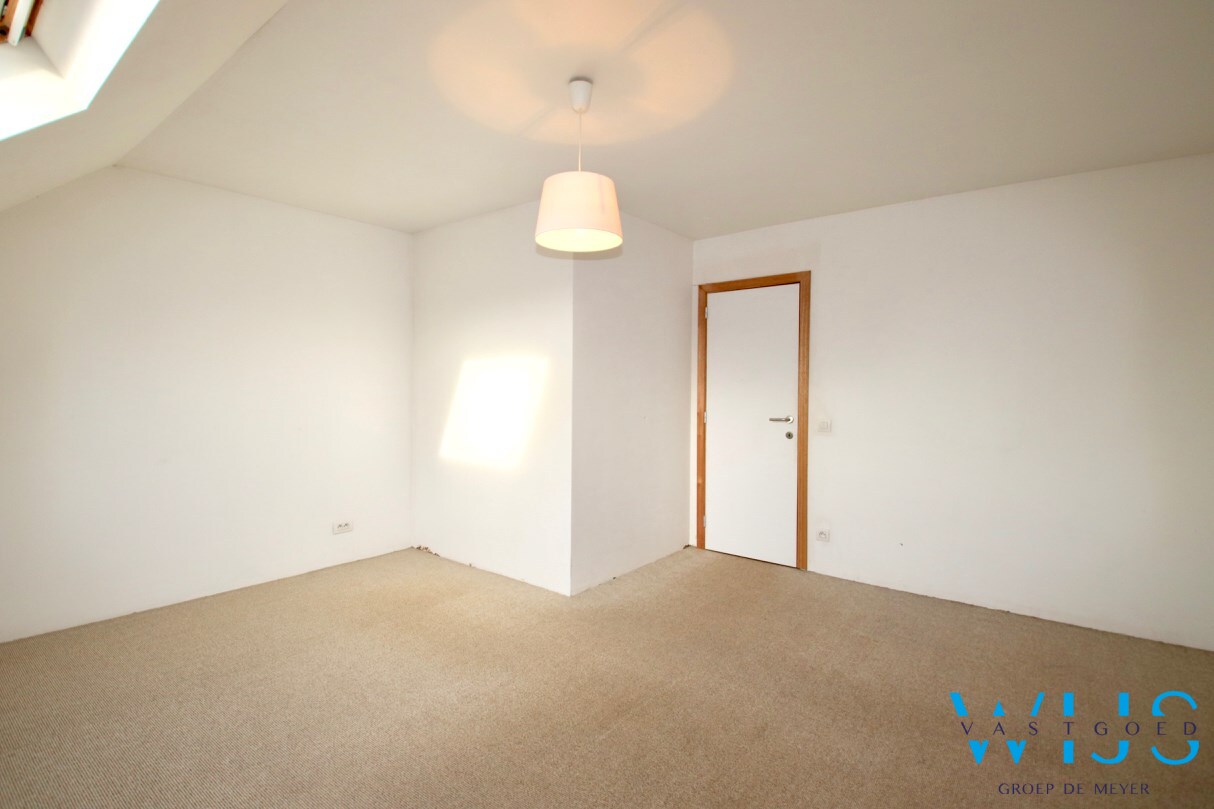 Energiezuinig 2 slaapkamerappartement met garage te Rieme! 