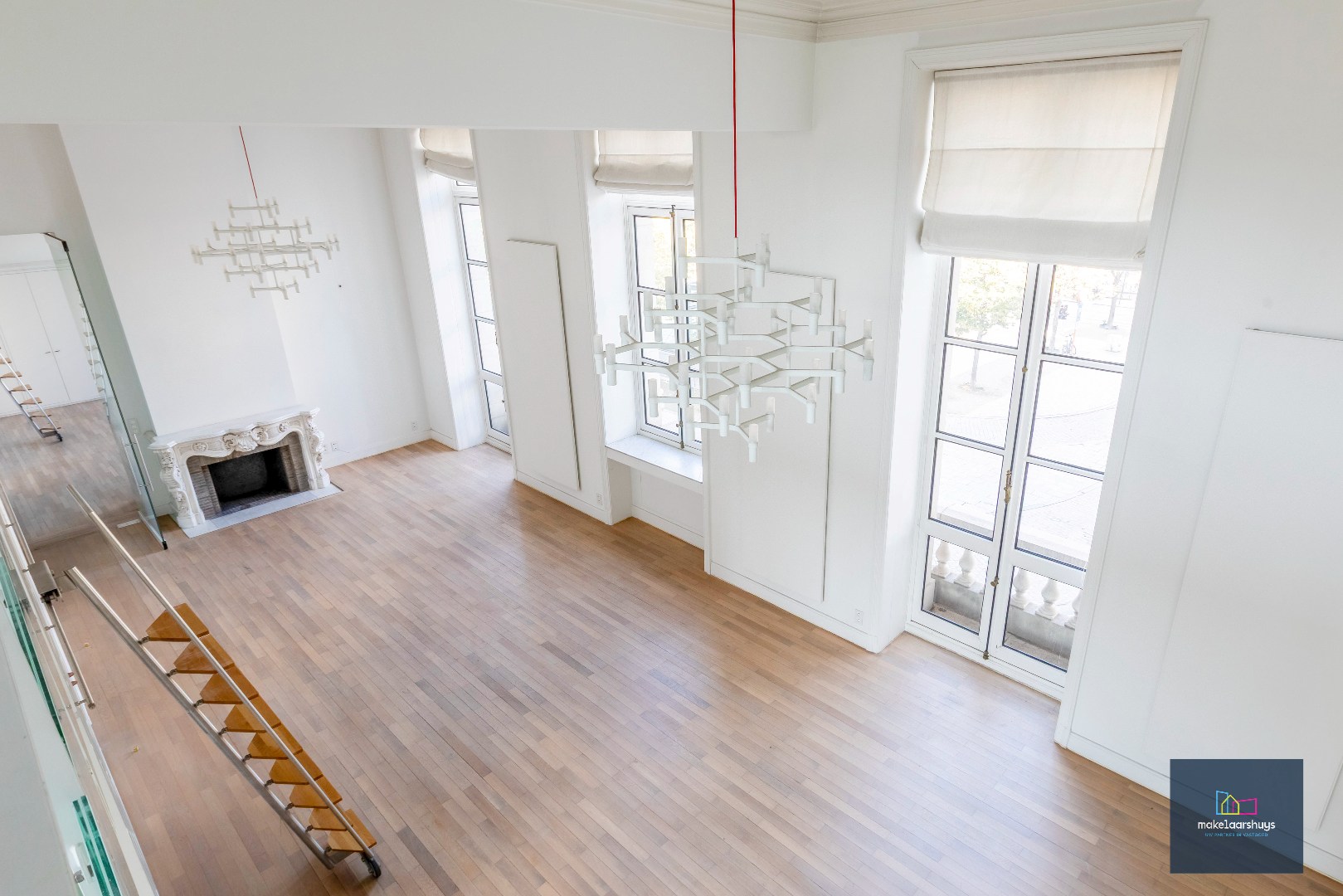 Luxueus duplex appartement   te Kouterhof met 2 slaapkamers , terras en  garageplaats 