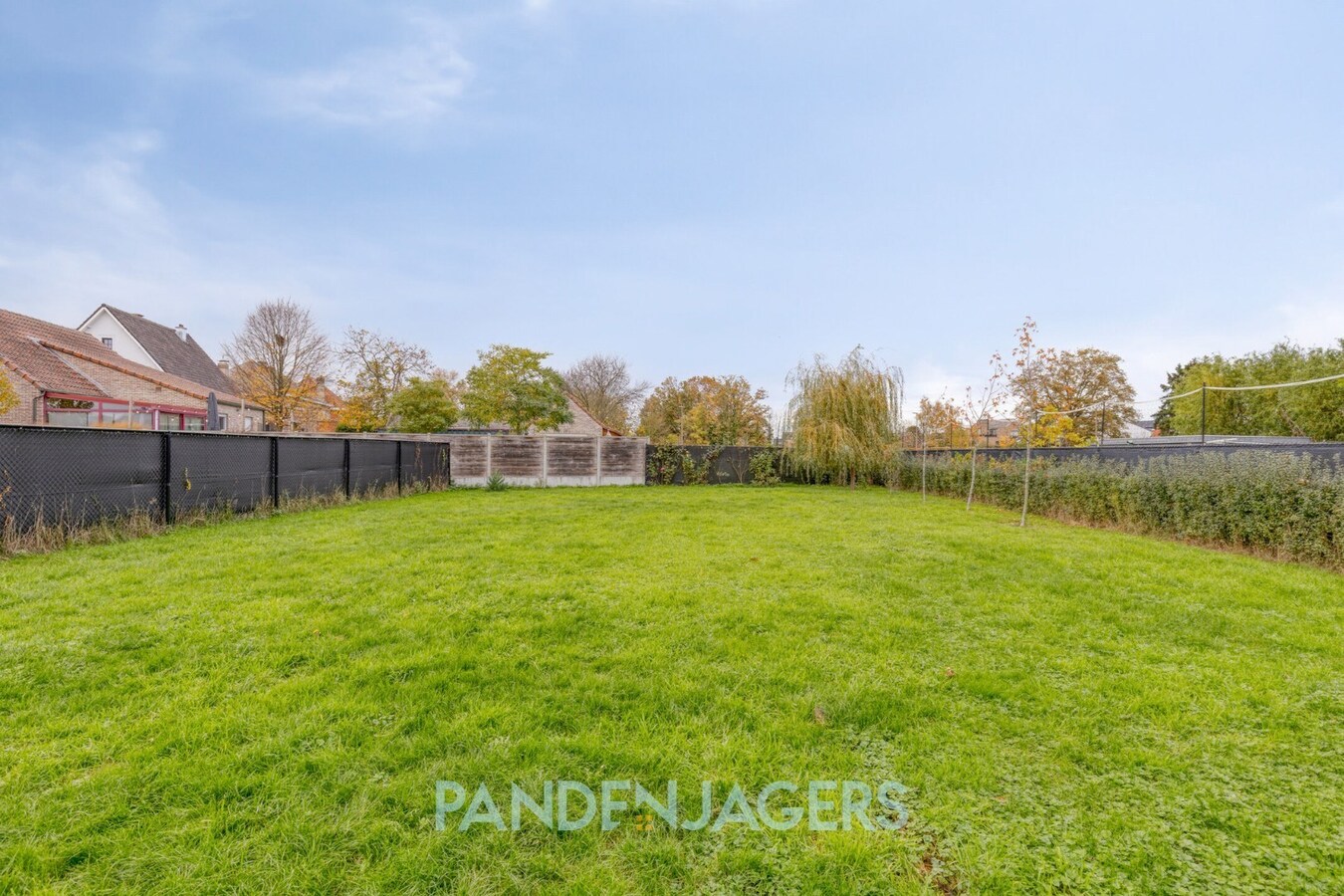 Recente energiezuinige woning met 6 slaapkamers, laadpaal en ruim perceel 