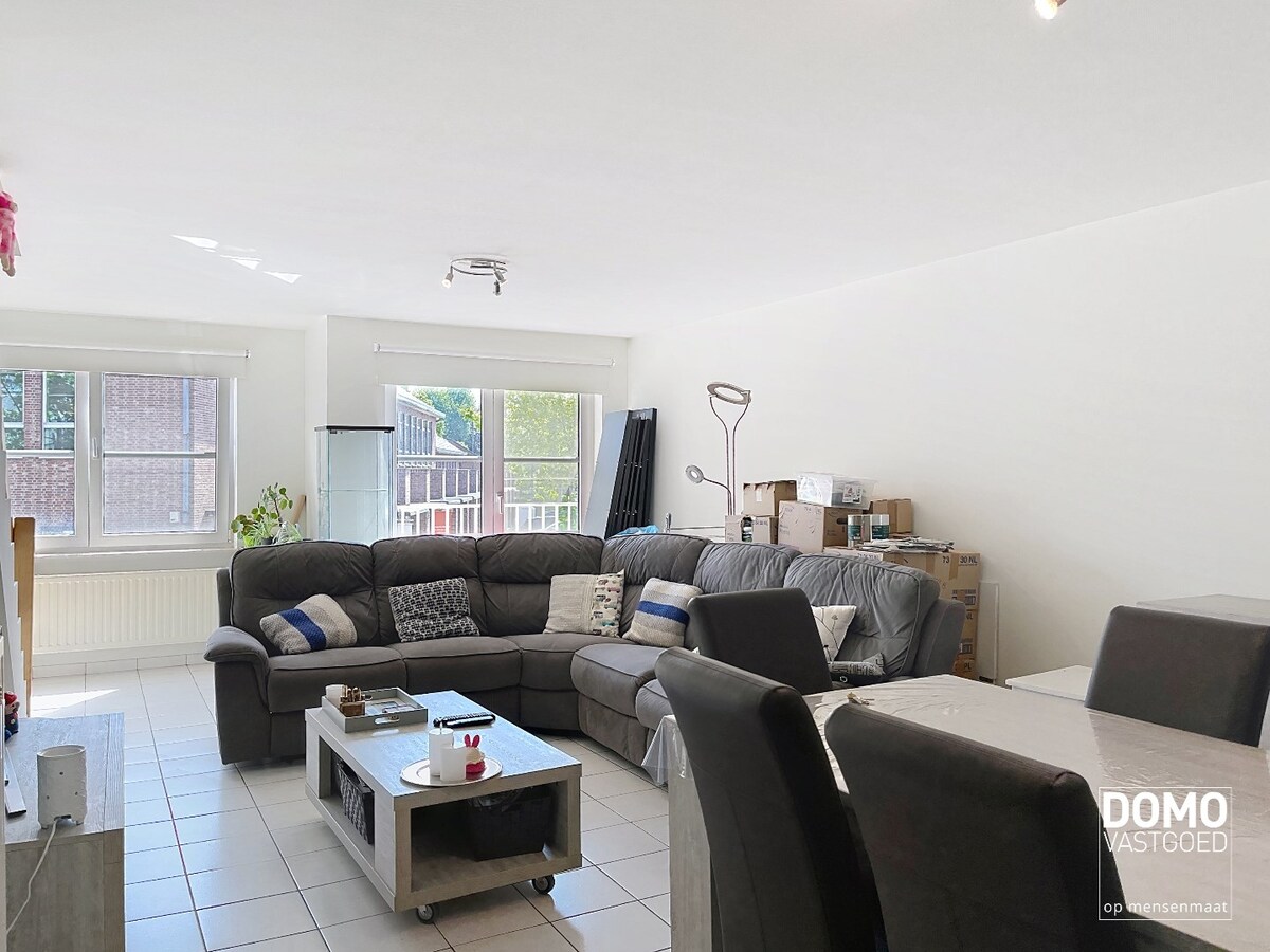 Ruim en lichtrijk duplex appartement met twee terrassen - inclusief 3 autostandplaatsen - EPC: B 