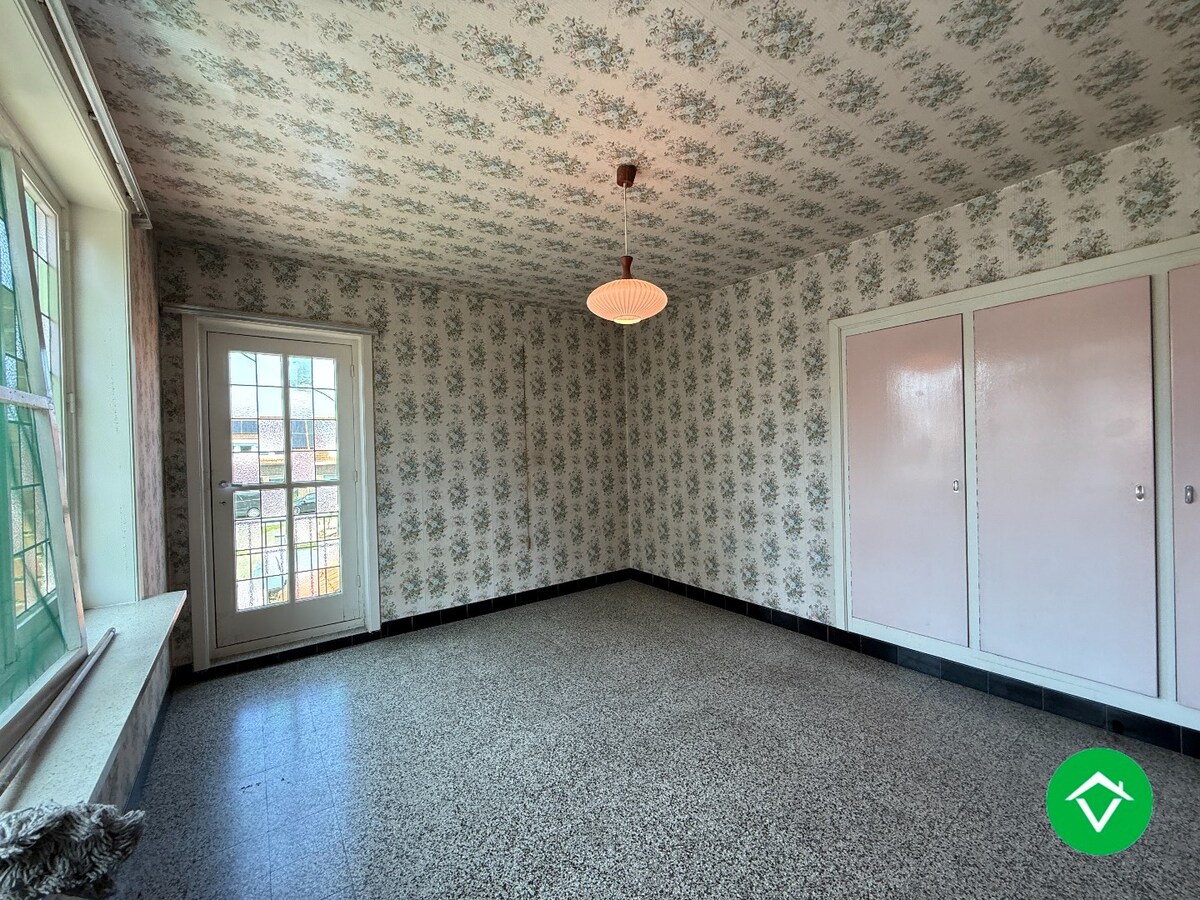 Stevige woning met 3 slaapkamers, tuin en garage in een rustige wijk te Rumbeke 