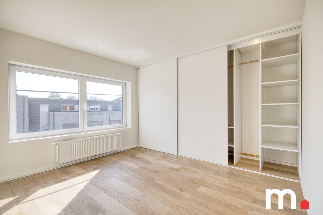 Instapklare woning met uitweg te Kortrijk ! TOPPER ! 