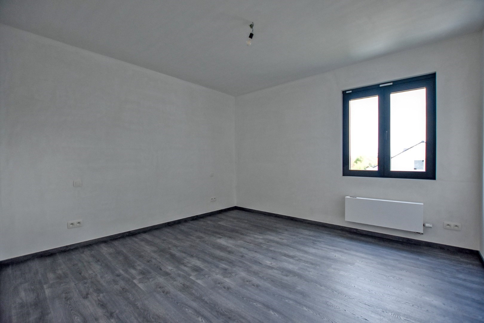 Exclusieve  energiezuinige villa (BEN-woning) met 4 slaapkamers en inpandige garage te Koksijde. 