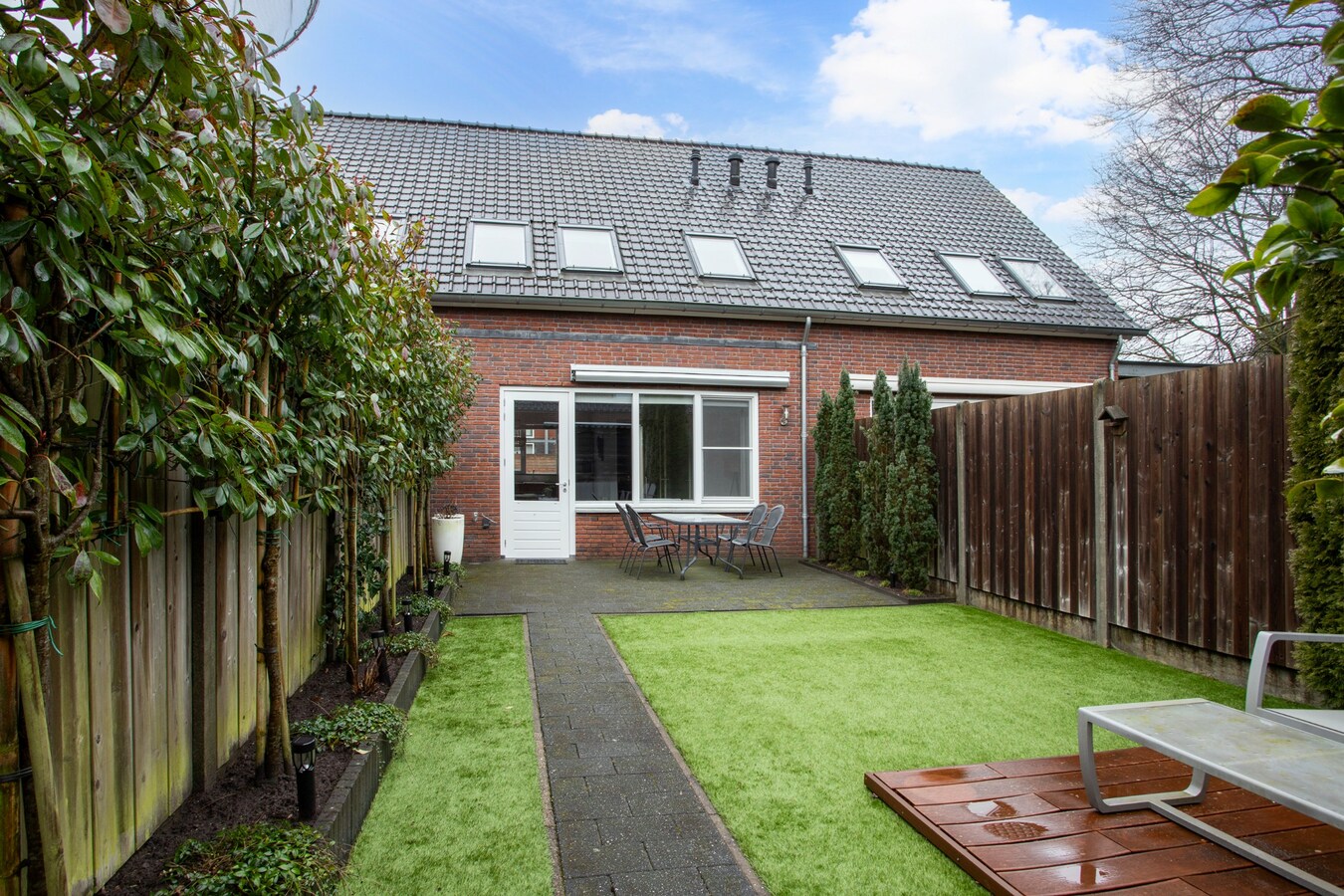Instapklare tussenwoning met energielabel A in een jonge, kindvriendelijke woonwijk. 