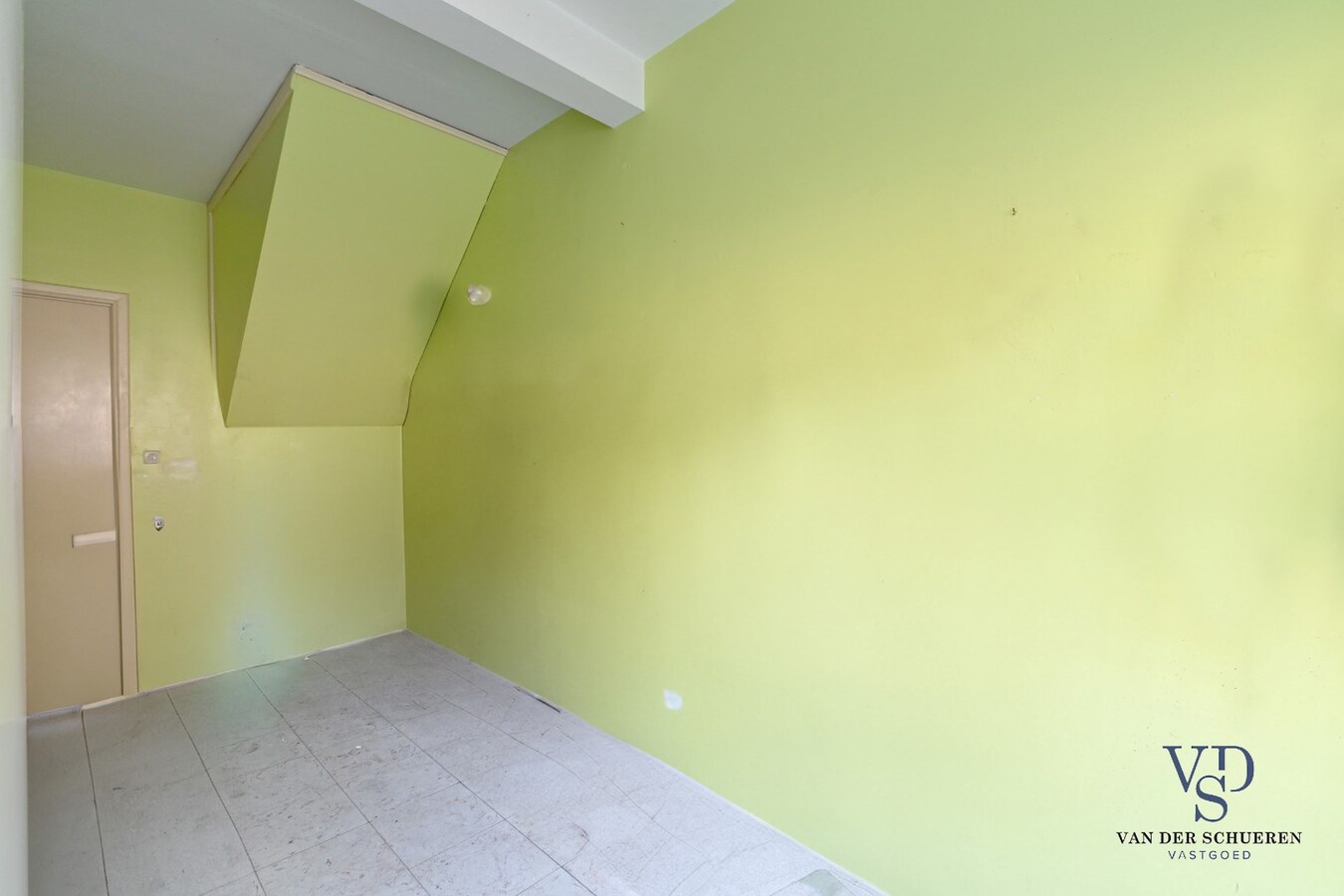 Woning met tuin - te renoveren. 