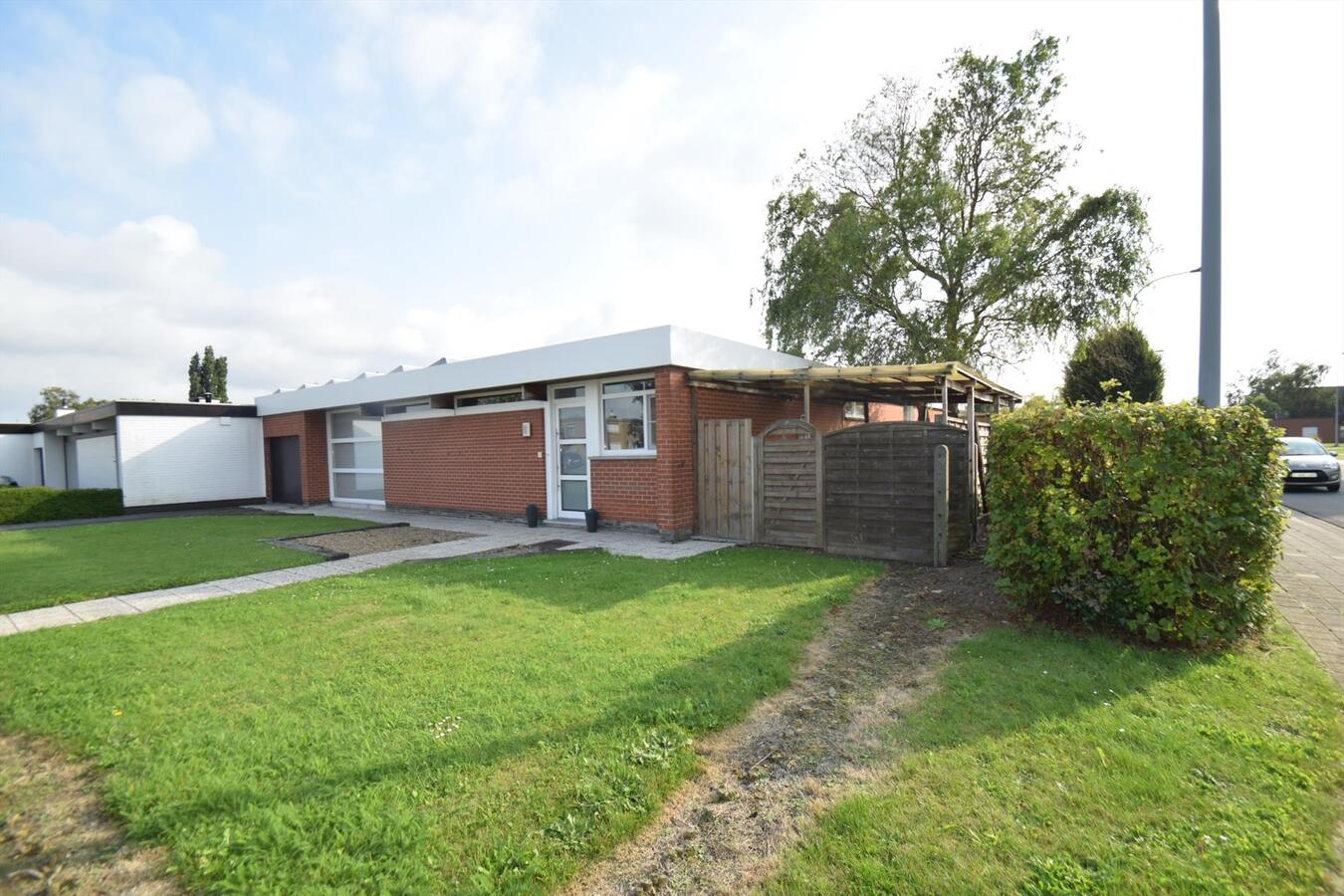 Bijzonder rustig doch goed bereikbare bungalow op 587 m² grond, gelegen tussen kleine en grote ring 