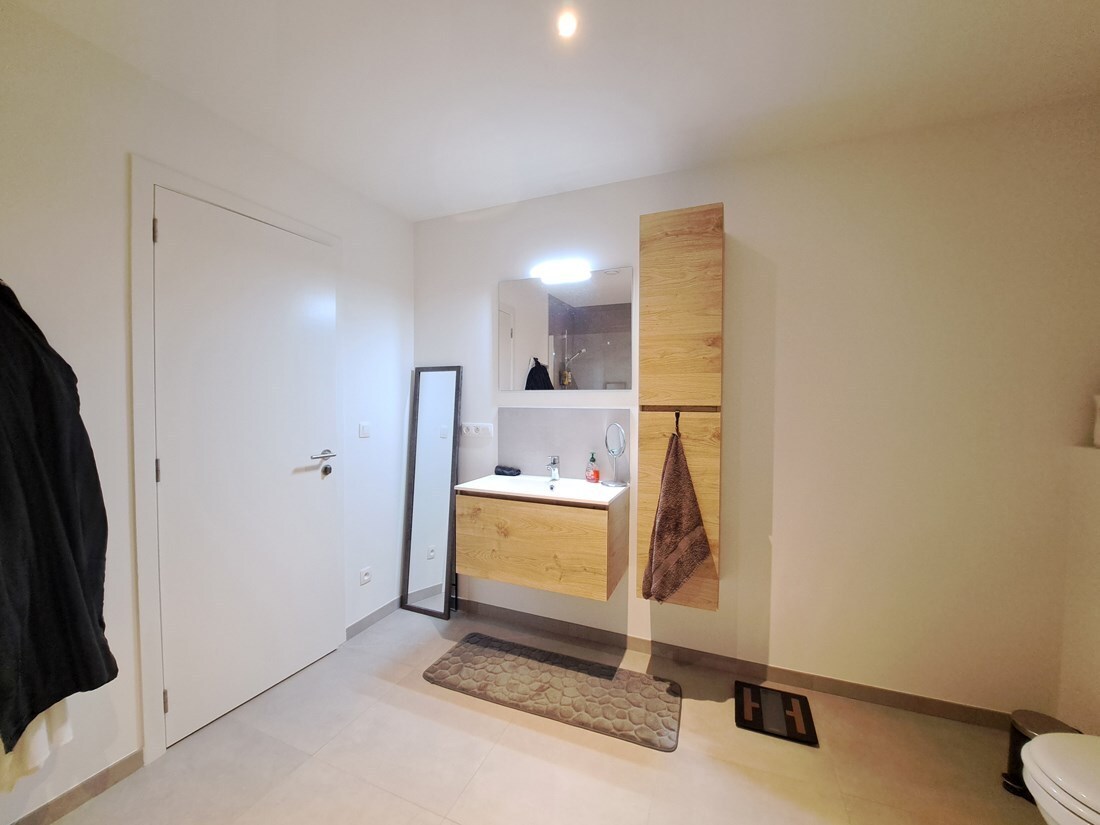 Mooi ruim energiezuinig gelijkvloers appartement te Dilsen-Stokkem 