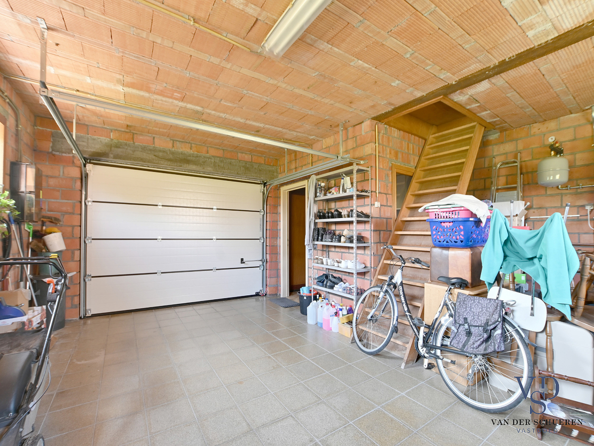 Bungalowwoning met mogelijkheden op een uniek perceel te Dikkelvenne. 