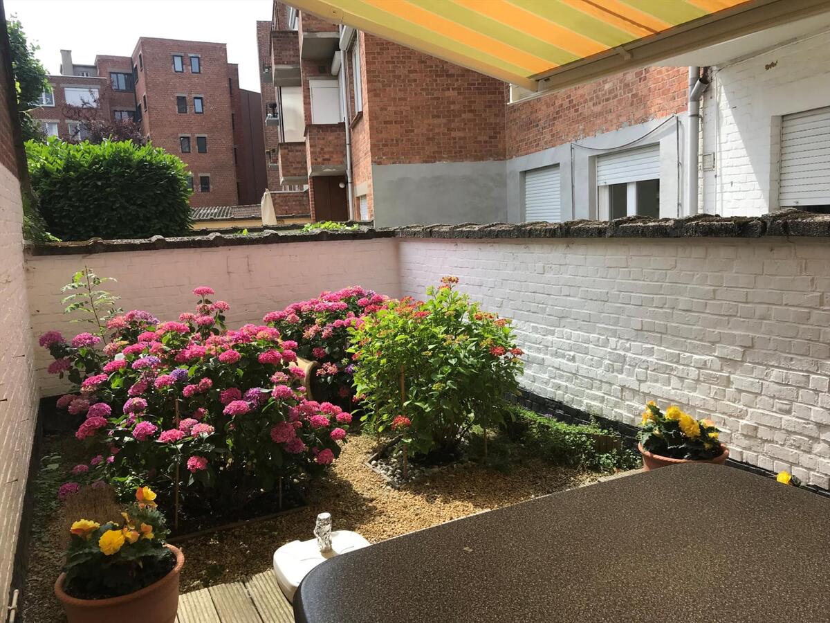 Uitstekend gelegen, lichtrijk appartement met 4 slaapkamers 