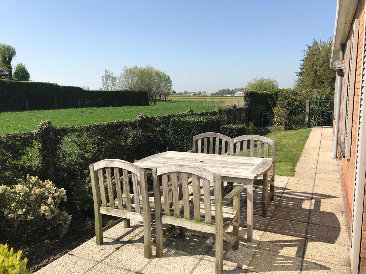 Residentieel gelegen, vrijstaande gelijkvloerswoning op ruim perceel van 1269 m². 