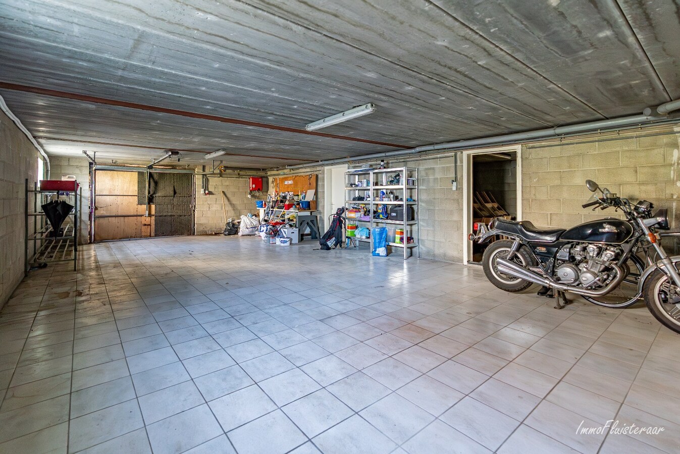 Ruime woning met paardenstallen op ca. 85 are te Kinrooi 