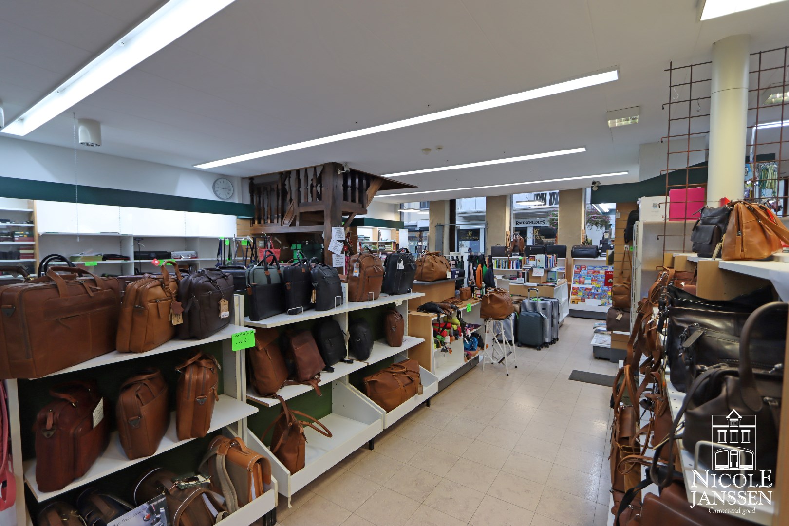 Gelijkvloers handelspand/kantoorruimte 