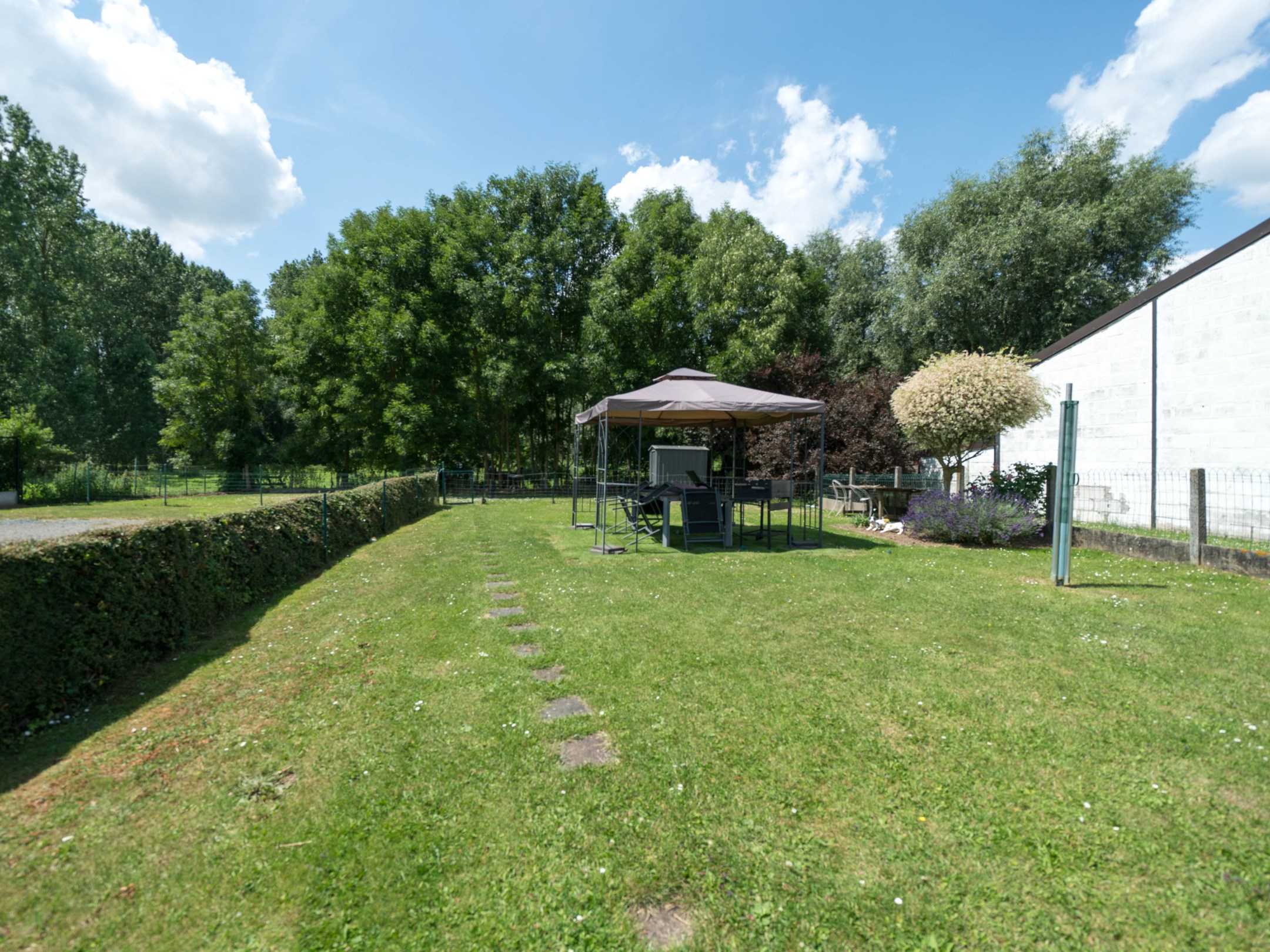 Woning op gegeerde locatie met uitbreidingsmogelijkheden 