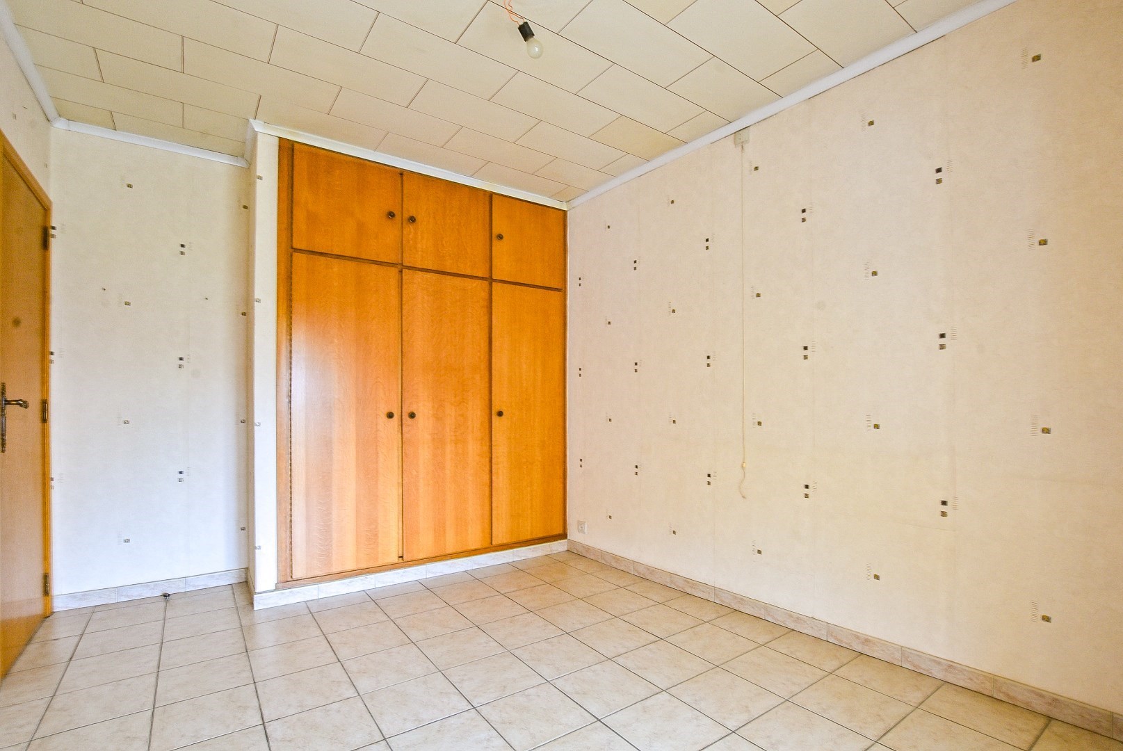 Opbrengsteigendom bestaande uit 3 appartementen op 159m² te centrum Veurne. 