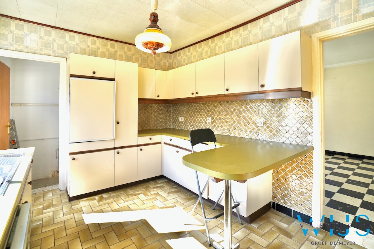 Open bebouwing op ruim perceel van 892m² te Ertvelde ! 