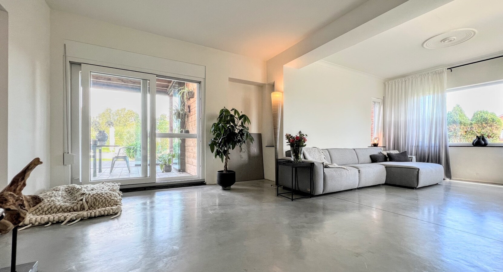 Instapklare gezinswoning op perceel van 2402 m² 