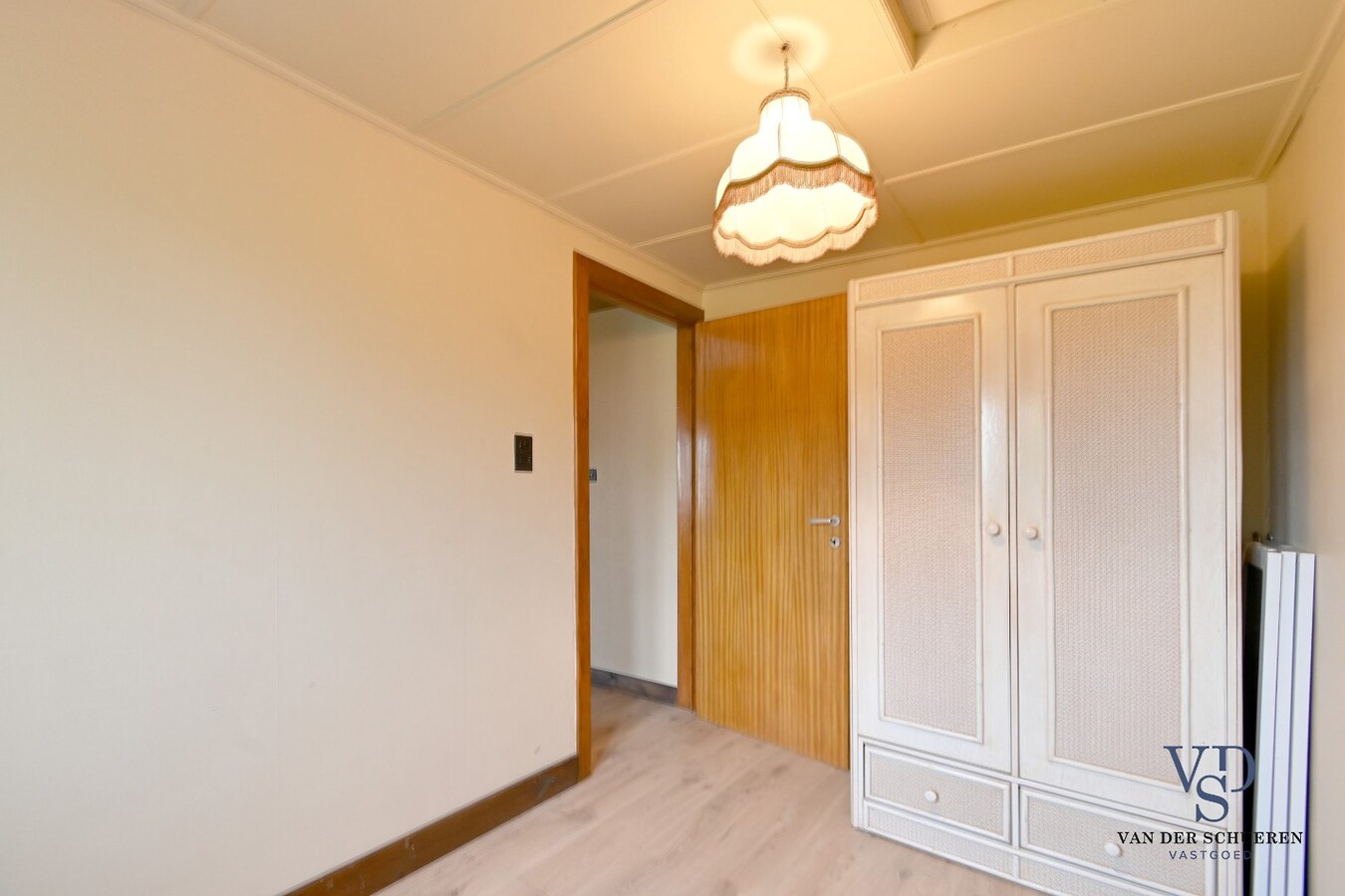 Te renoveren woning met uniek uitzicht op de omliggende akkers 