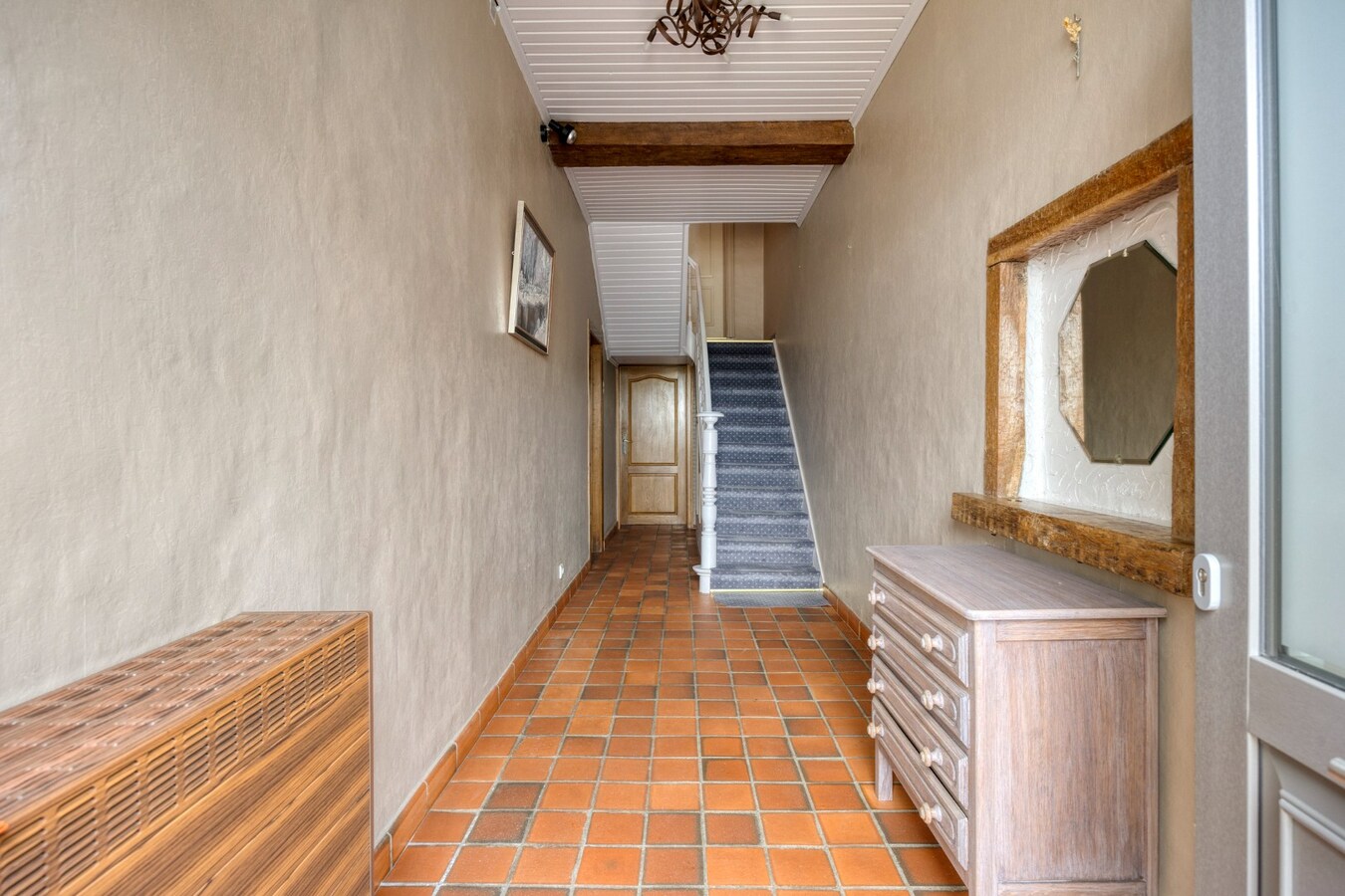 Open bebouwing met 3 slaapkamers in landelijke omgeving 