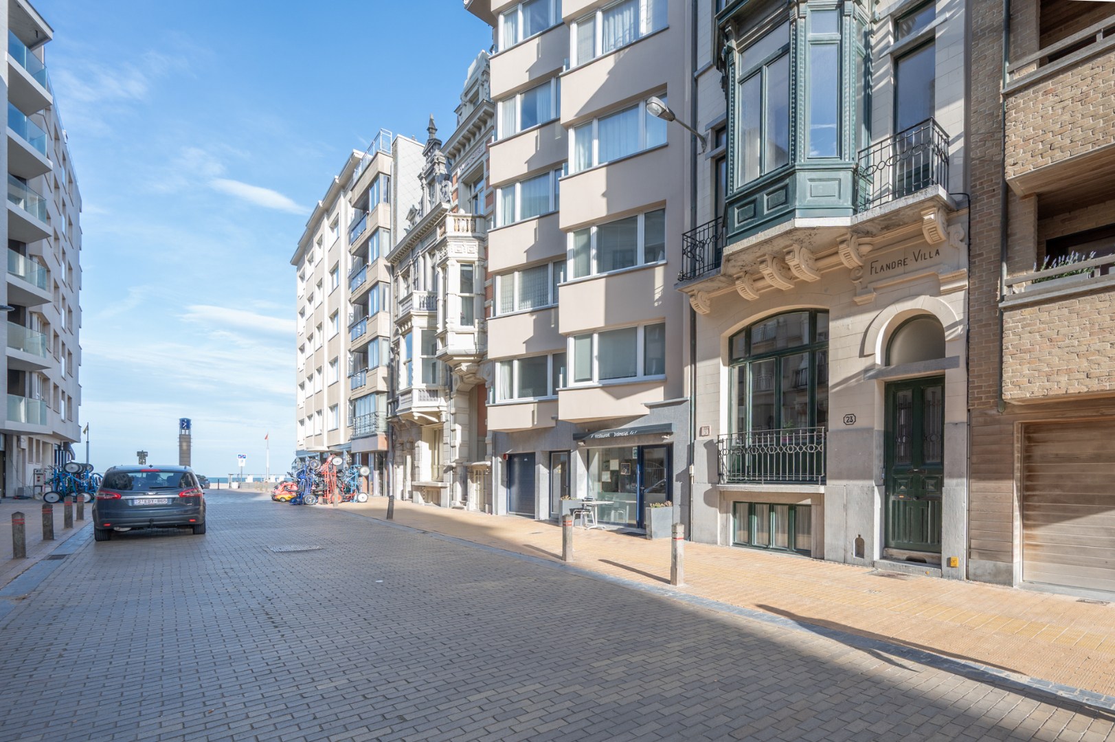 Centraal gelegen appartement met FRONTAAL ZEEZICHT 