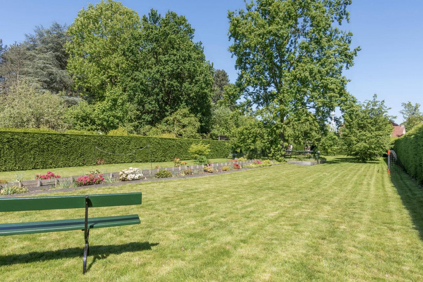 Instapklare villa met prachtige tuin te Destelbergen 