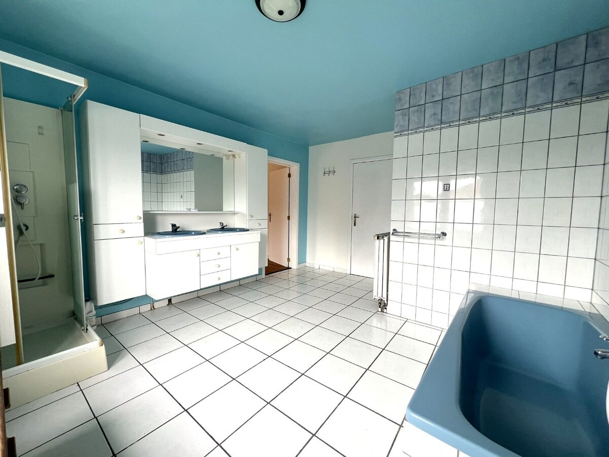 Ruim appartement met terras en garage in Bierbeek 