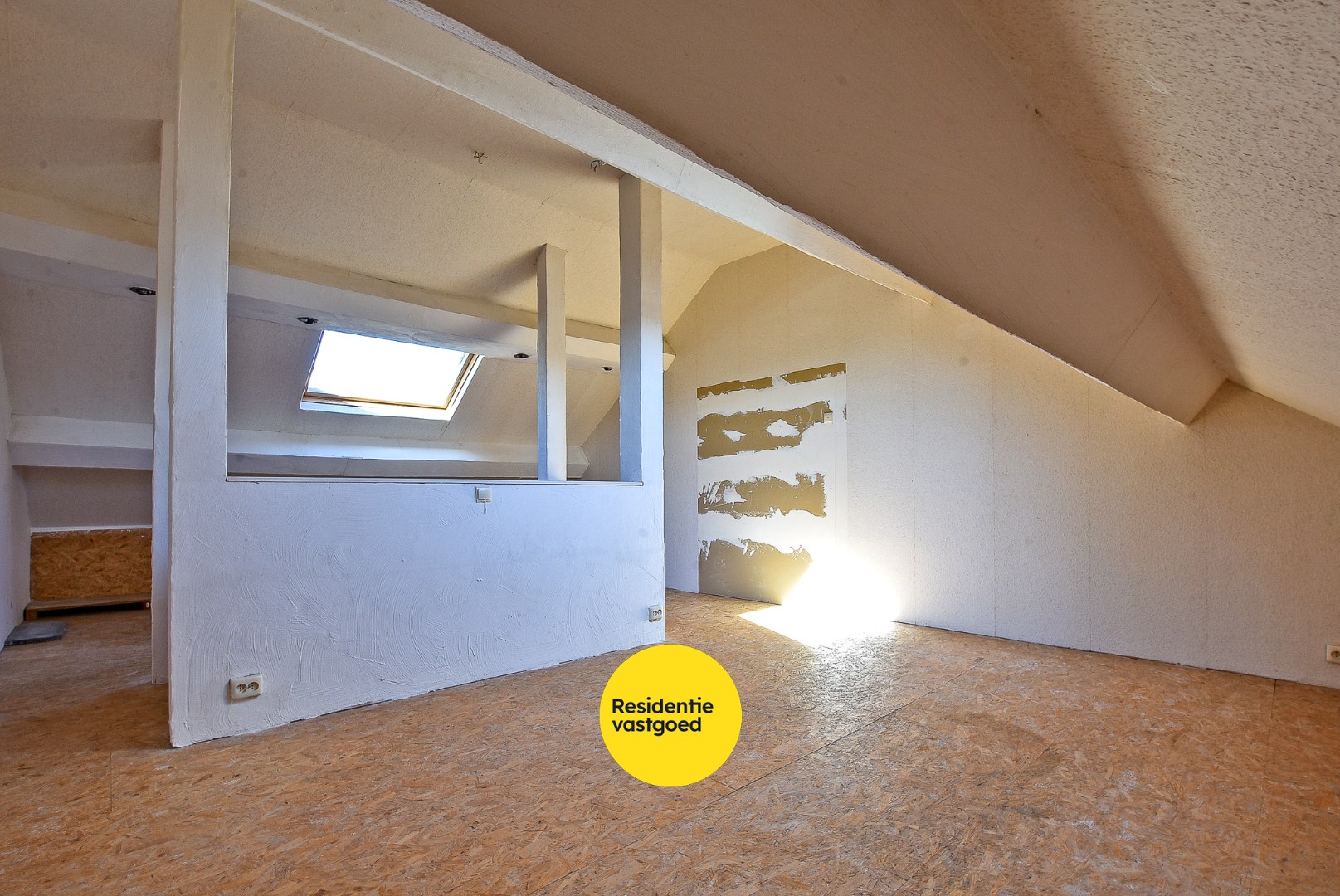 Charmante woning met opslagplaats in centrum Diksmuide op 248 m²! 