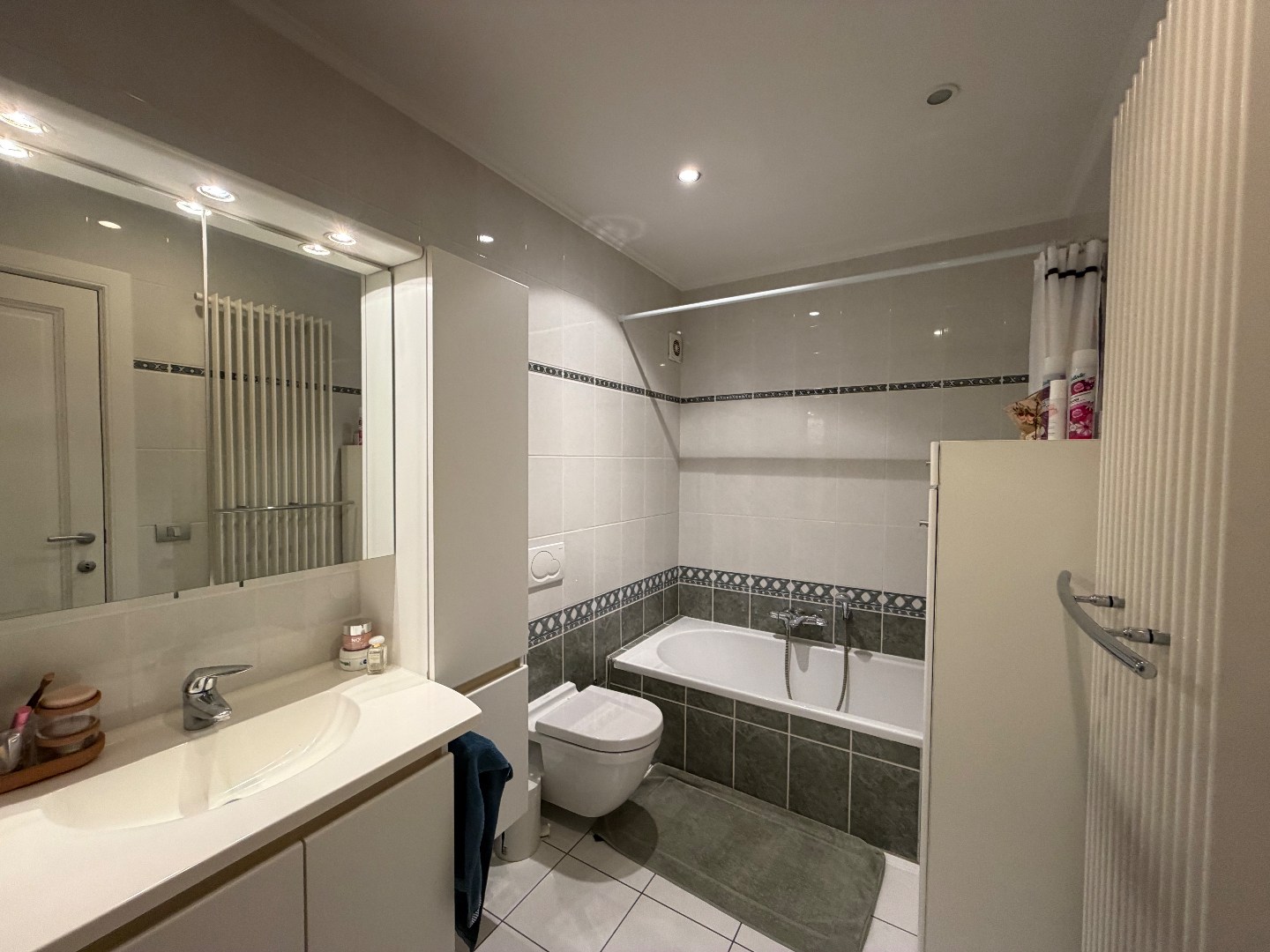 Instapklaar appartement met 2 slpk. in het centrum van Geel 