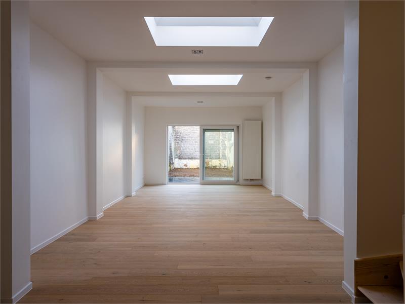 Compleet gerenoveerde woning op toplocatie 