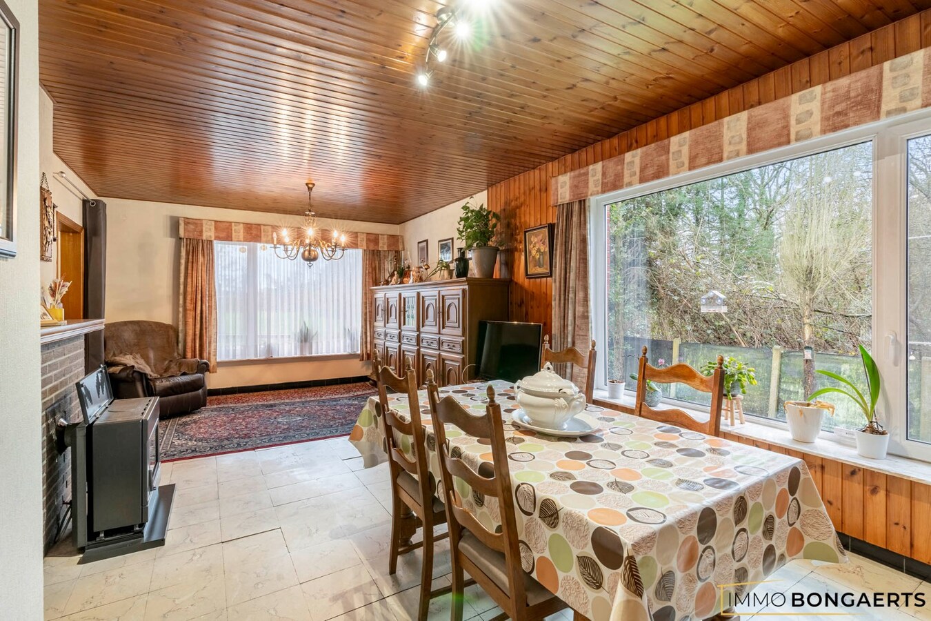 Ruime, te renoveren woning met drie slaapkamers in Zonhoven 