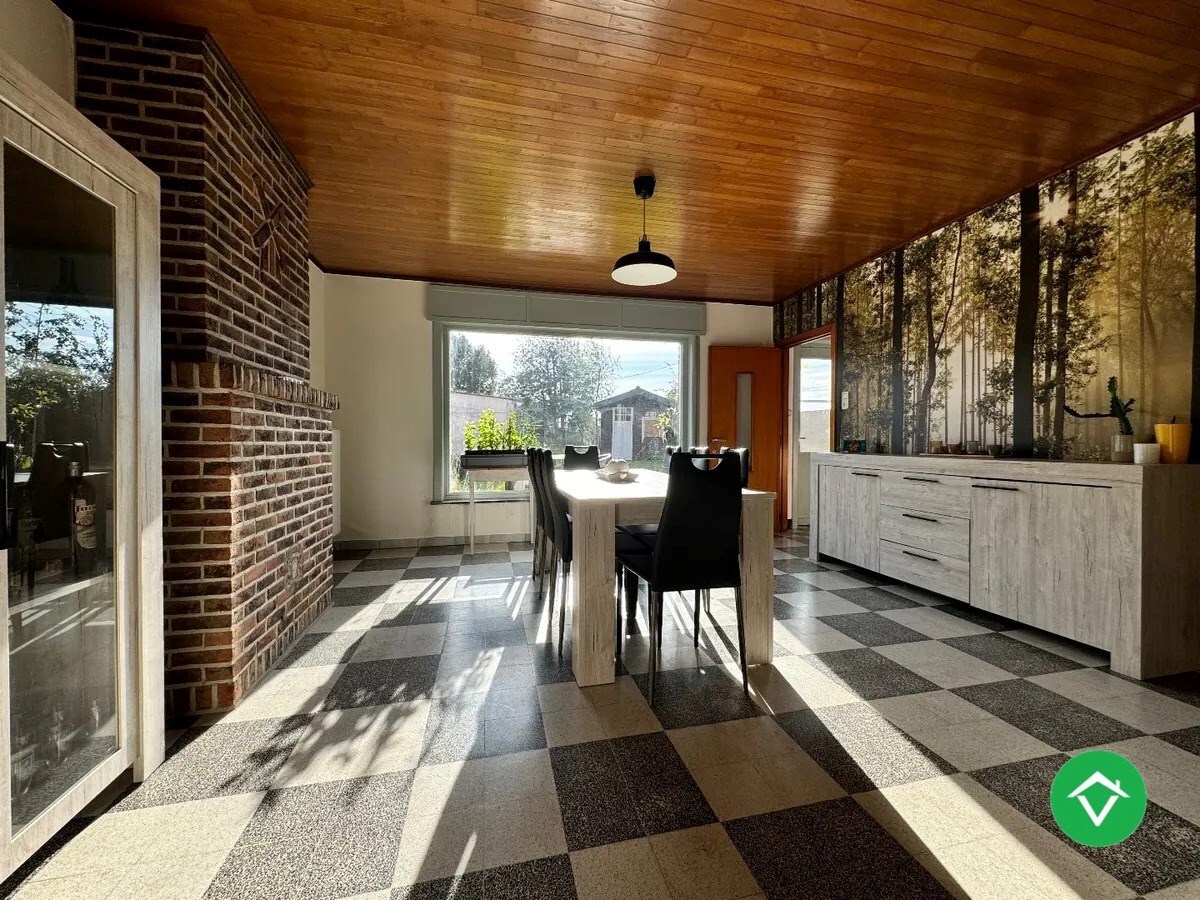 Halfopen bebouwing met 3 slaapkamers en een garage te Koekelare 