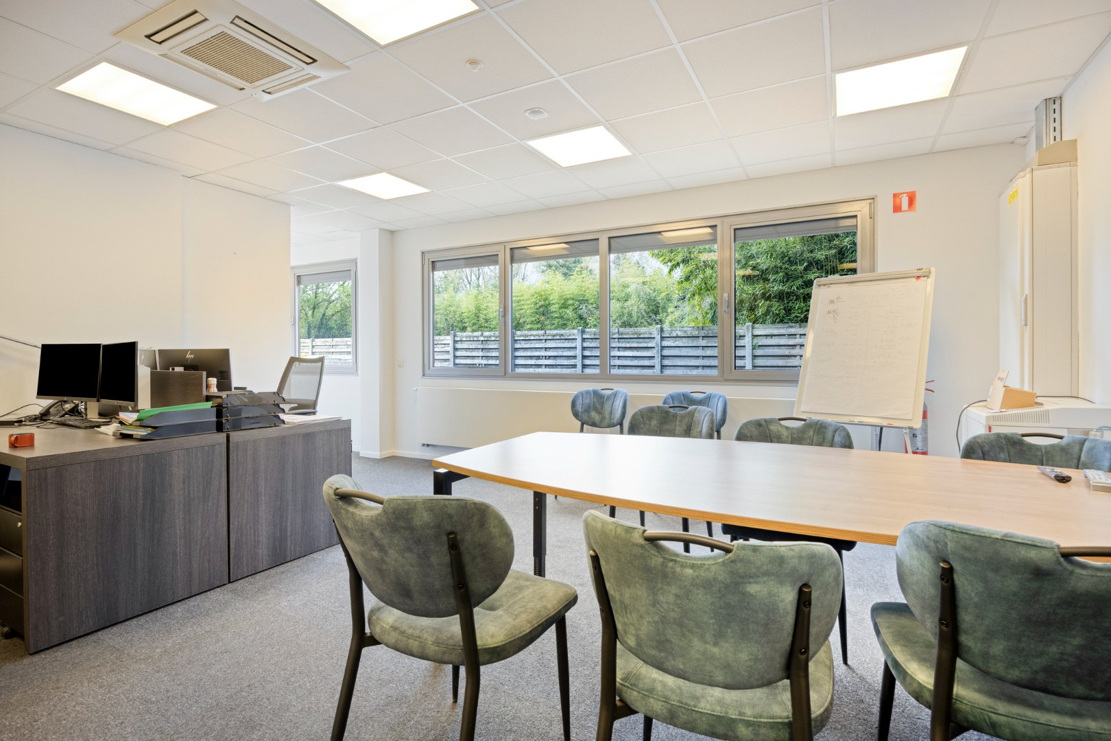 Zeer goed gelegen handelspand van Ca. 880m2 te huur! 