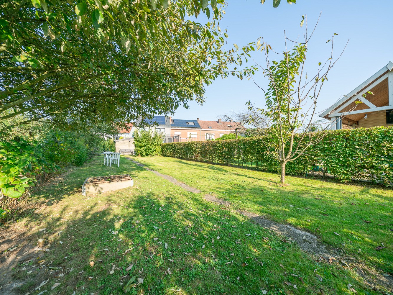 Volledige gerenoveerde 3-gevel woning 