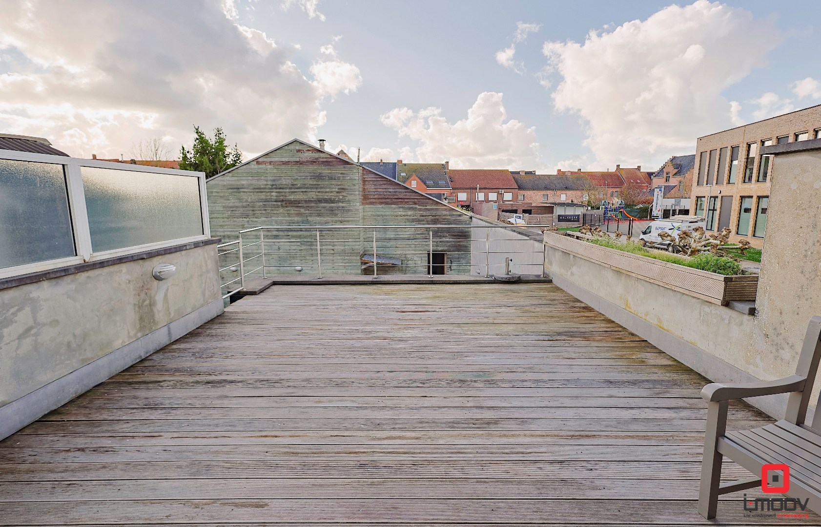 Bel-etagewoning met tuin, loods (450 m²) en tal van mogelijkheden 