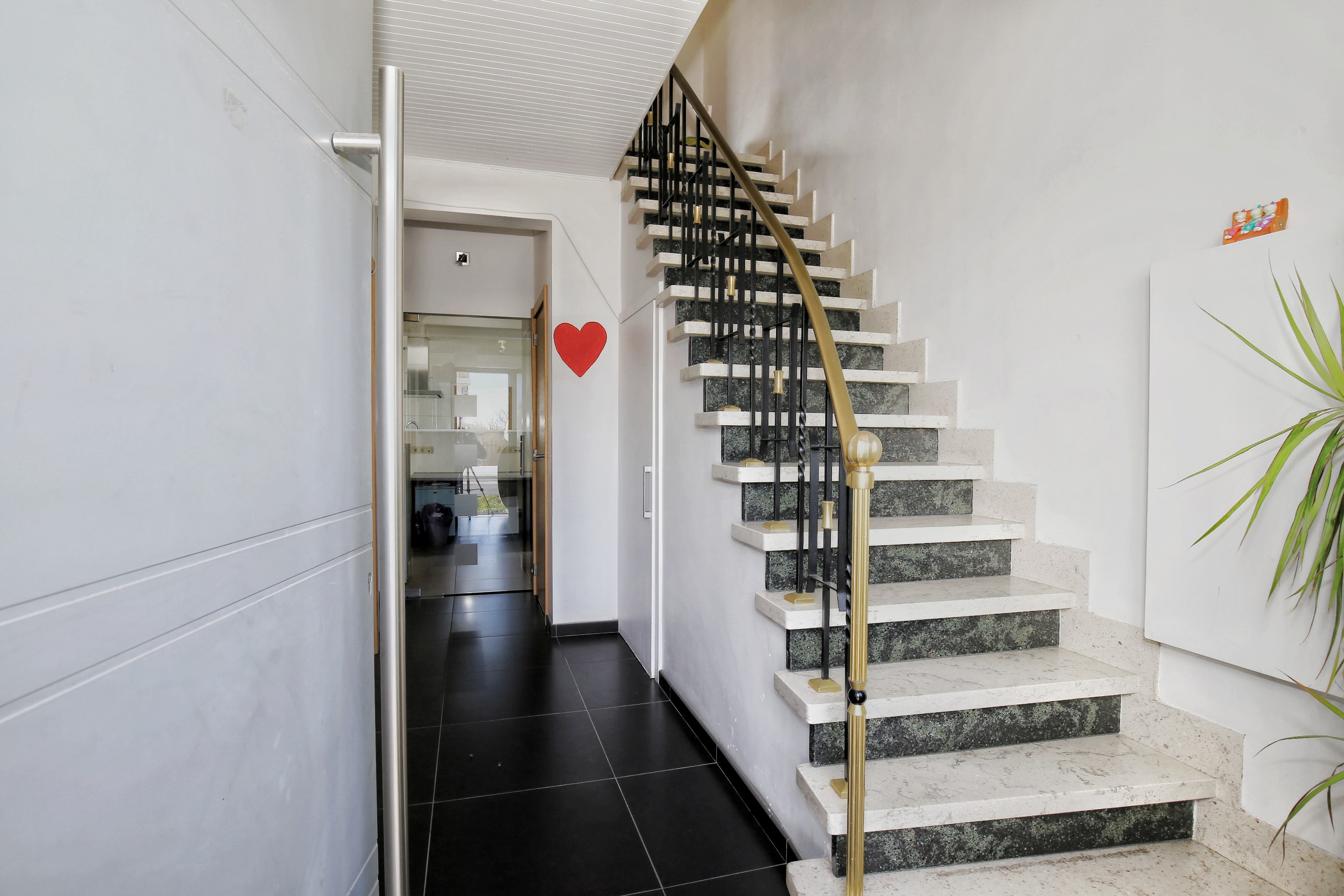 Instapklare woning met 4 slaapkamers 