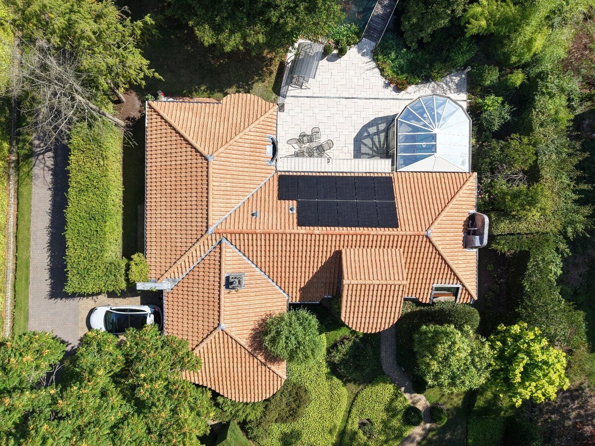 Vlassak-Verhulst villa in Spaanse stijl op een Zuid-perceel van 1.883 m² te Schilde - 's Gravenwezel "Hof ter Linden" 