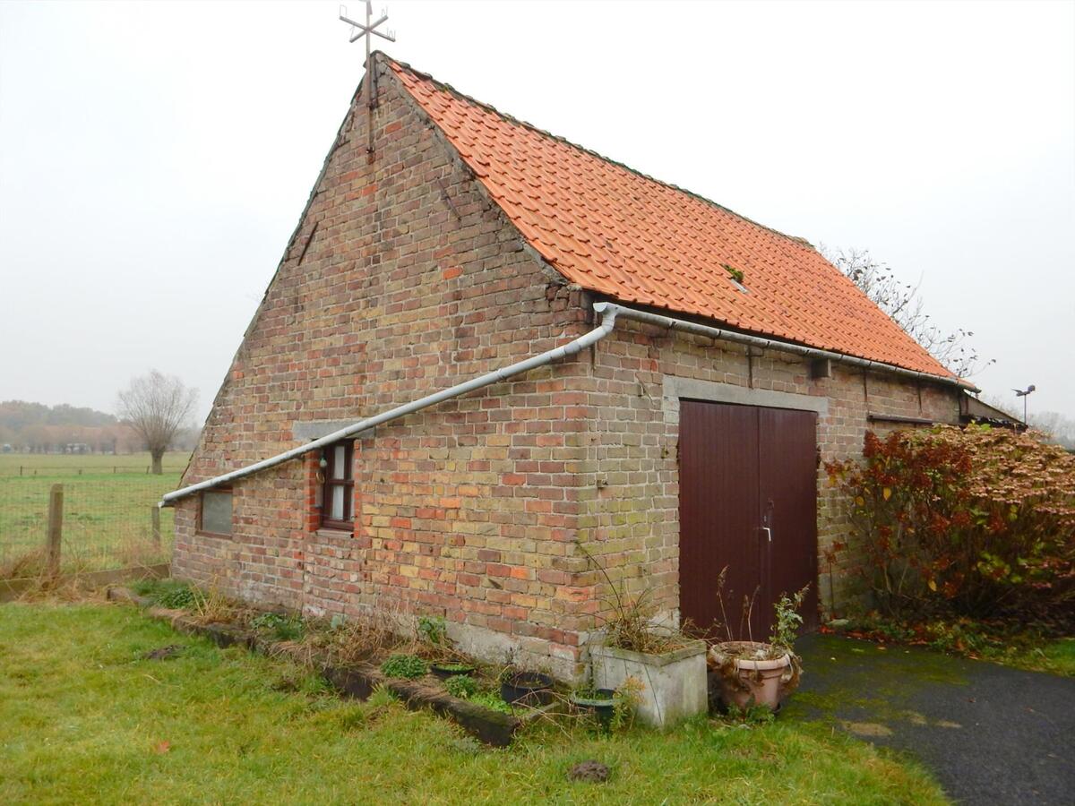 Te renoveren woning met landelijk uitzicht 