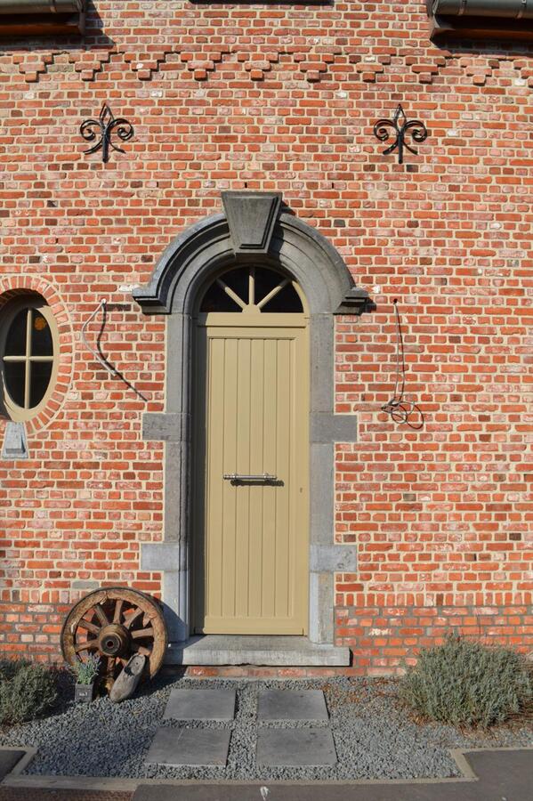 Prachtig landhuis met schuur op ca. 4600M² te Zwijndrecht 