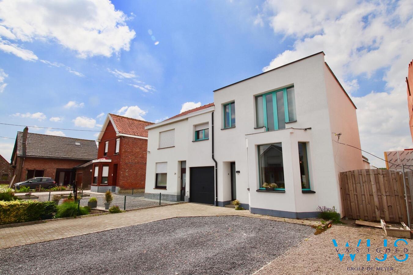 Leuke gezinswoning met 4 slaapkamers + tuin en garage te Zelzate! 