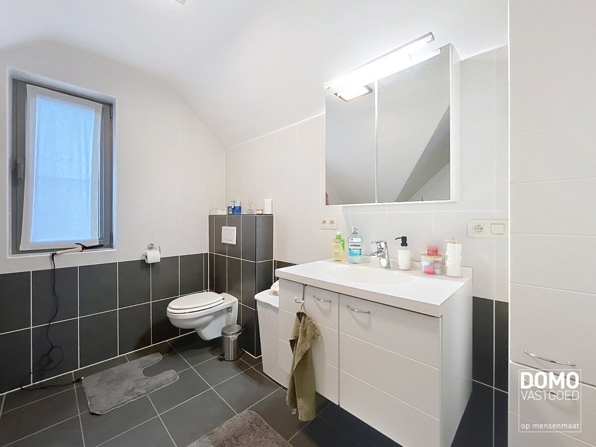 Instapklare en zeer ruime woning te Kuringen. 