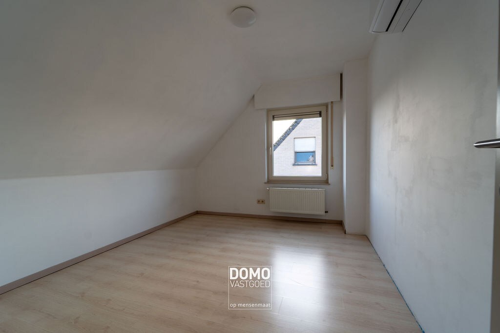 Wonen in alle rust: instapklare open bebouwing met ruime zonnige tuin te Stokrooie 