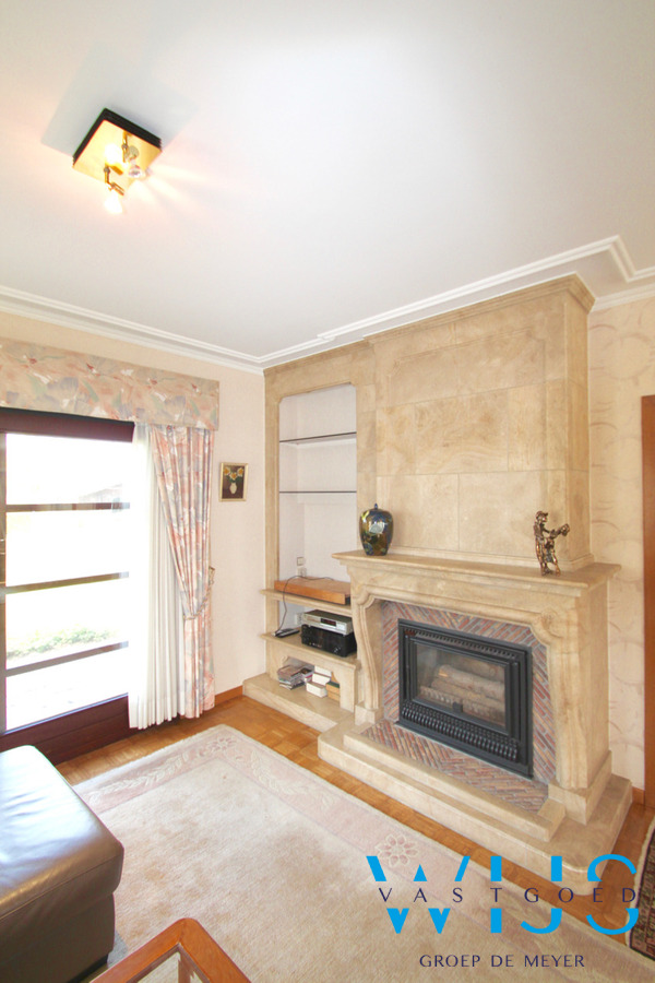 Prachtige instapklare en ruime woning op 1547m²  te OOSTEEKLO 