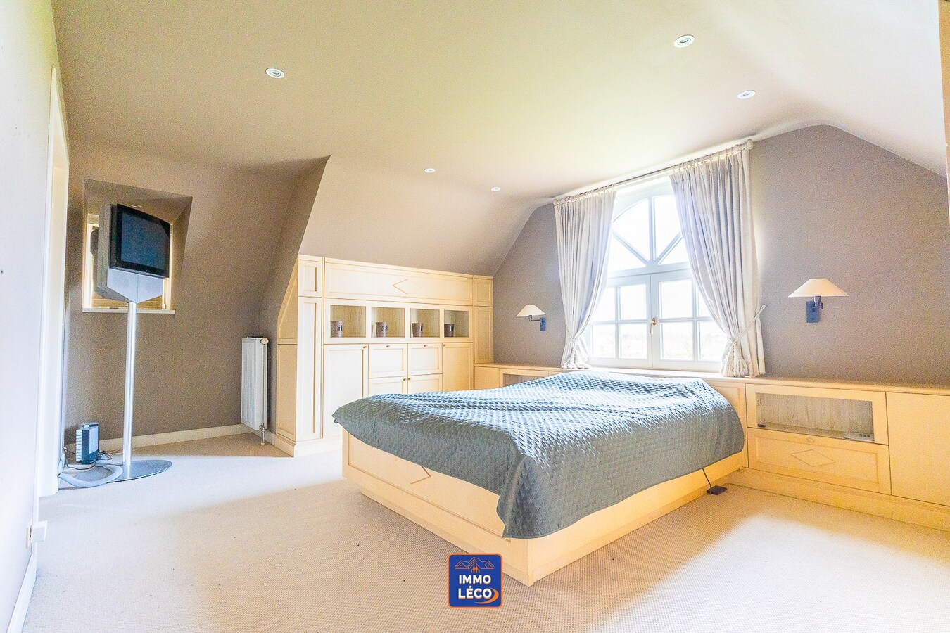 Propriété d'exception érigée sur 5592m², dans un environnement hyper prisé ! 