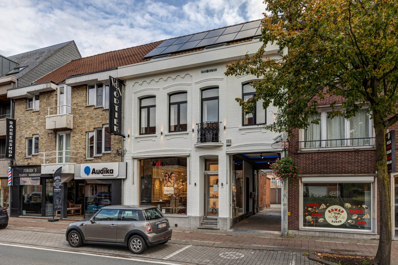 Volledig gerenoveerd dakappartement in centrum Sint-Antonius 