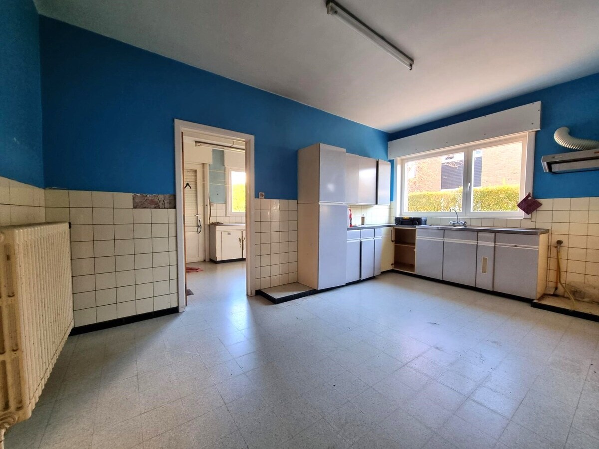 Zeer goed gelegen, te renoveren halfopen bebouwing - Heist 