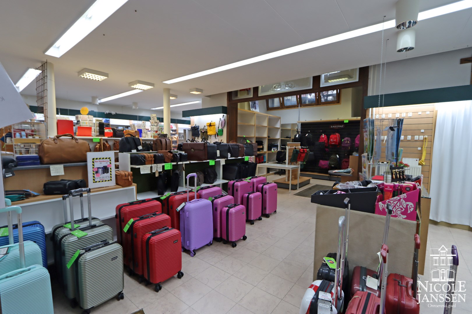 Gelijkvloers handelspand/kantoorruimte 