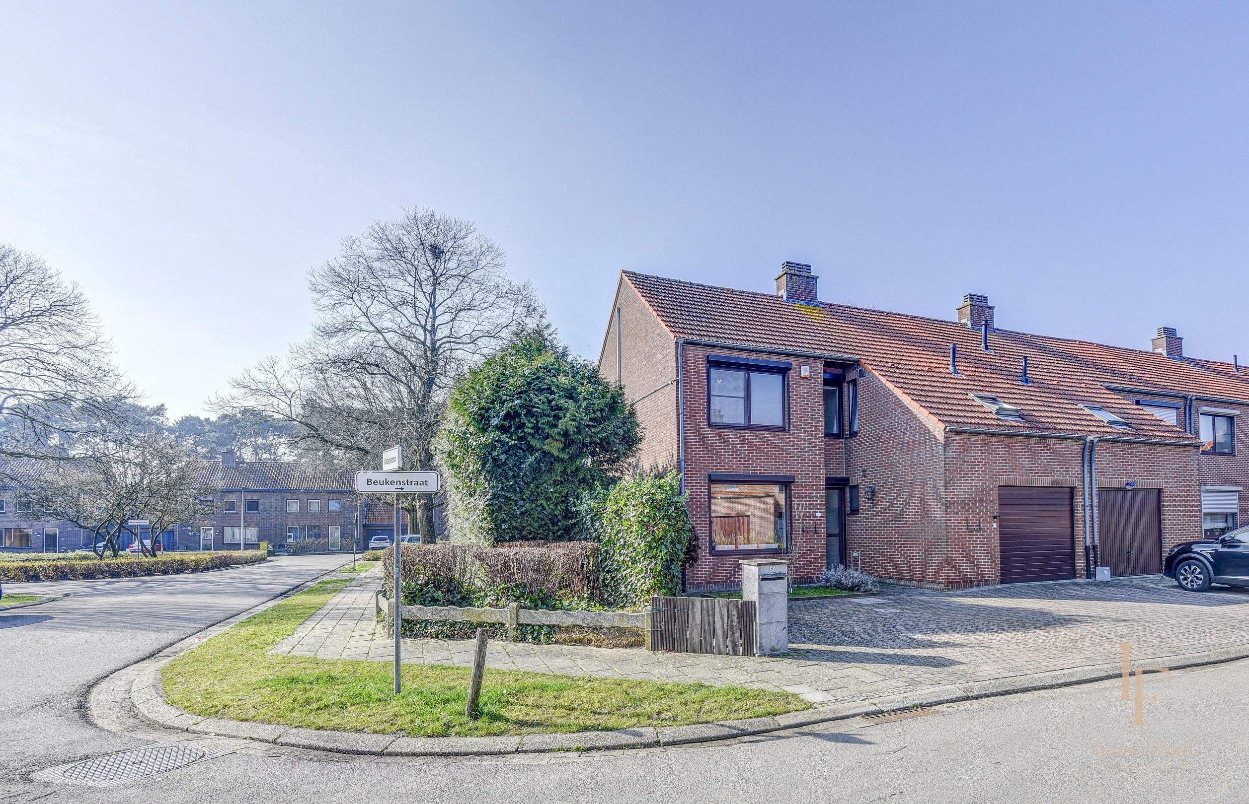 Charmante gezinswoning met groot terras en tal van mogelijkheden! 