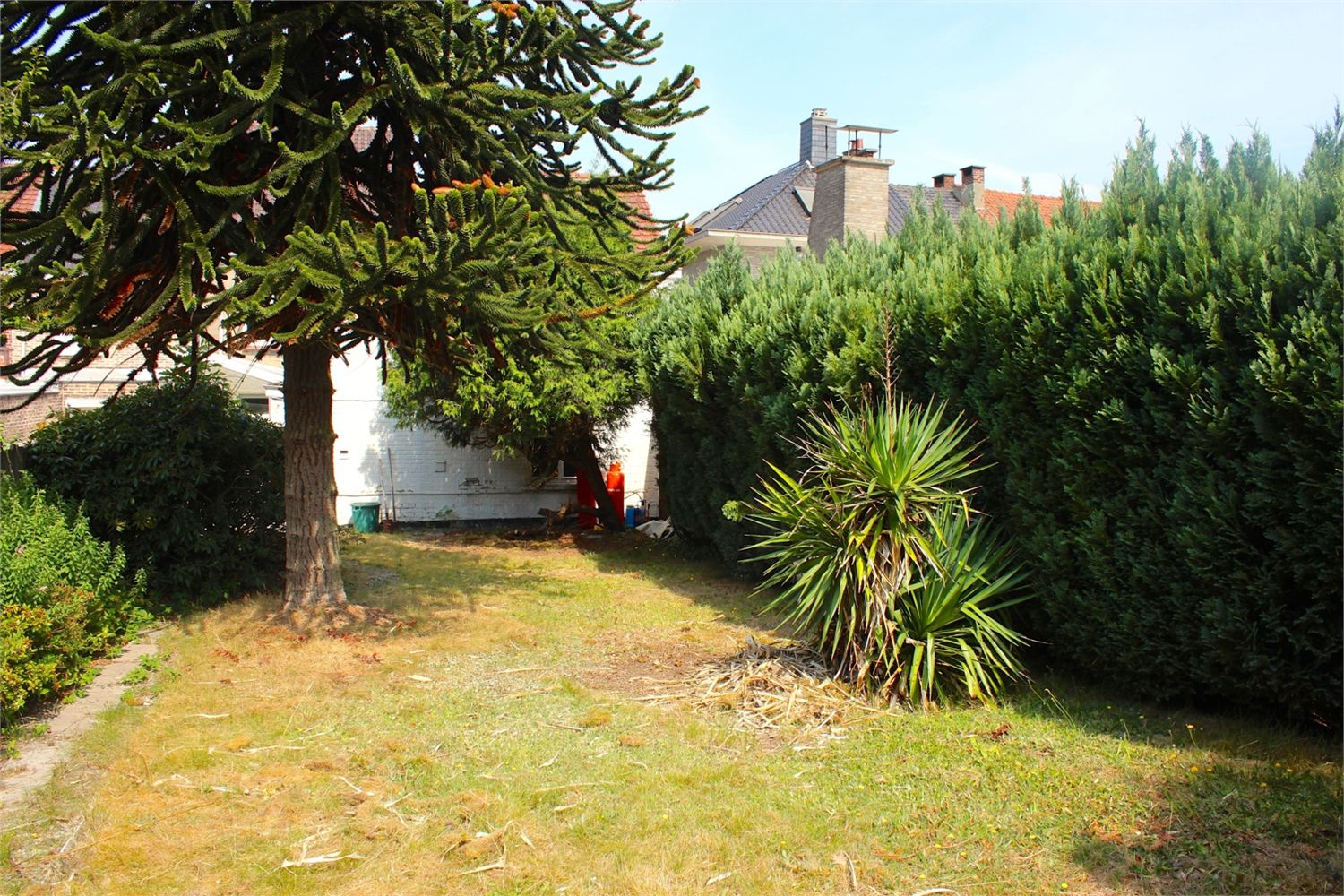 Halfopen woning  met veel potentieel in Geraardsbergen. 