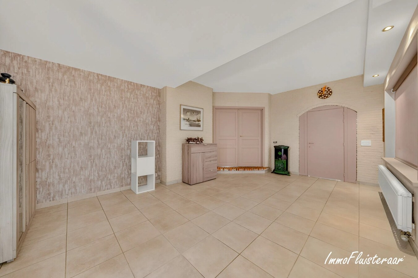 Unieke hippische accommodatie met 5 appartementen/studio’s op ruim 2,5 ha te Amougies (Henegouwen) 